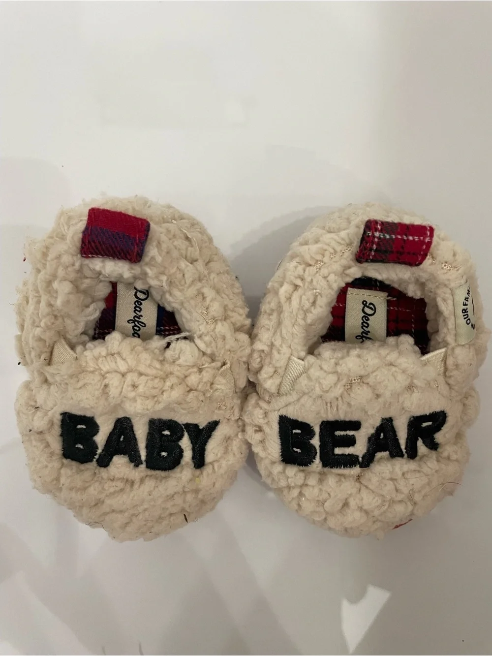 dearfoams Cream Sherpa 'Baby Bear' Kids Slippers with Red Plaid Trim